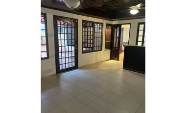Casa en Venta en La Alameda | Amplia y Disponible Inmediatamente