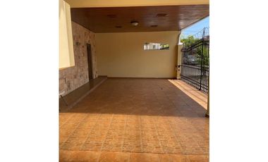 Casa en Venta en La Alameda | Amplia y Disponible Inmediatamente
