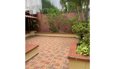 Casa en Venta en La Alameda | Amplia y Disponible Inmediatamente
