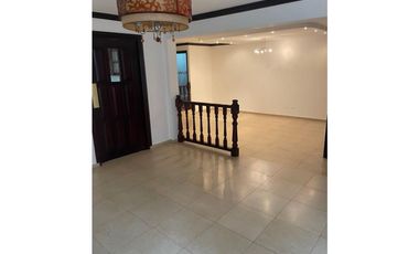 Casa en Venta en La Alameda | Amplia y Disponible Inmediatamente