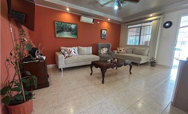 Casa en venta en Residencial Valle Dorado, La Chorrera