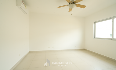 Casa en venta cerca de Altaplaza en Altos del Parque