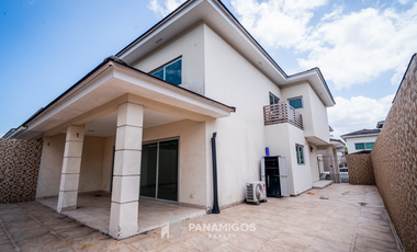 Casa en venta cerca de Altaplaza en Altos del Parque