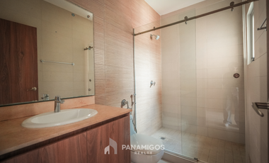 Casa en venta cerca de Altaplaza en Altos del Parque