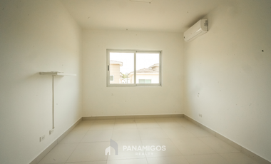 Casa en venta cerca de Altaplaza en Altos del Parque