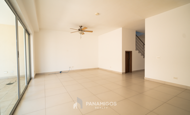 Casa en venta cerca de Altaplaza en Altos del Parque