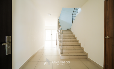 Casa en venta cerca de Altaplaza en Altos del Parque