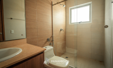 Casa en venta cerca de Altaplaza en Altos del Parque