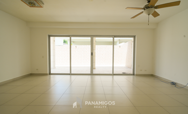 Casa en venta cerca de Altaplaza en Altos del Parque