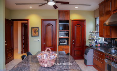 Casa de 4 recamaras de lujo en venta en Royal Pacific