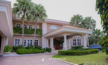 Casa de 4 recamaras de lujo en venta en Royal Pacific