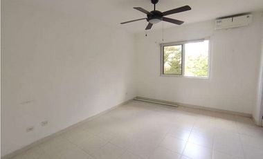 se vende hermosa casa en Versalles