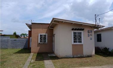 VENTA CASA EN RESIDENCIAL LAS COLINA DE PACORA (OF)