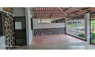 Se Vende Casa Amplia en La Floresta-Arraiján (LM)