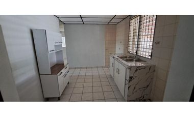 Se Alquila Amplia Casa - La Floresta-Arraiján (LM)
