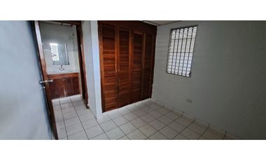 Se Alquila Amplia Casa - La Floresta-Arraiján (LM)