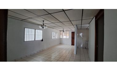 Se Alquila Amplia Casa - La Floresta-Arraiján (LM)