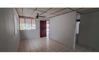 Se Alquila Amplia Casa - La Floresta-Arraiján (LM)