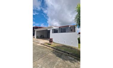 VENDO CASA EN ARBOLEDAS, PANAMA OESTE