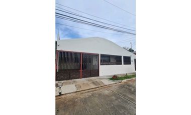 OFERTA - VENDO/ALQUILO CASA EN QUINTAS DEL PACFICO, LA CHORRERA