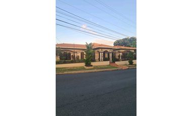 VENDO CASA EN LA CHORRERA
