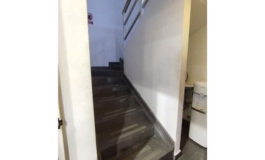SE VENDE LOCAL EN ALBROOK, PASILLO DE LA CEBRA