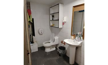 SE VENDE LOCAL EN ALBROOK, PASILLO DE LA CEBRA