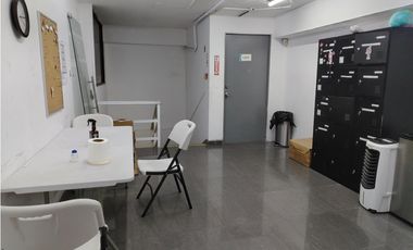SE VENDE LOCAL EN ALBROOK, PASILLO DE LA CEBRA