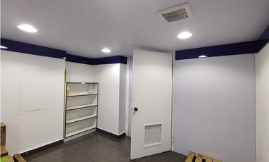 SE VENDE LOCAL EN ALBROOK, PASILLO DE LA CEBRA