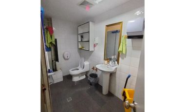 SE VENDE LOCAL EN ALBROOK, PASILLO DE LA CEBRA