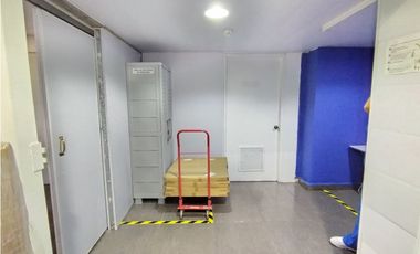 SE VENDE LOCAL EN ALBROOK, PASILLO DE LA CEBRA