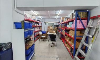 SE VENDE LOCAL EN ALBROOK, PASILLO DE LA CEBRA