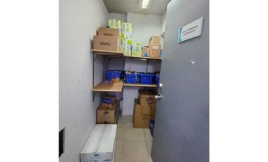 SE VENDE LOCAL EN ALBROOK, PASILLO DE LA CEBRA
