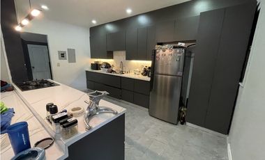 SE VENDE CASA EN LA BOCA