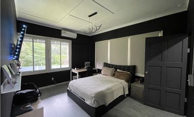SE VENDE CASA EN LA BOCA
