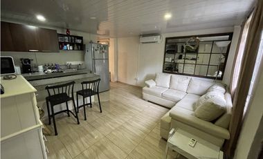 SE VENDE CASA EN LA BOCA