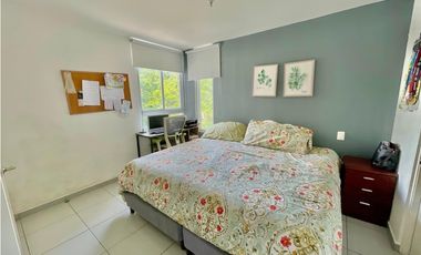 Venta de Apartamento con Línea Blanca en PH Aviñon, El Bosque