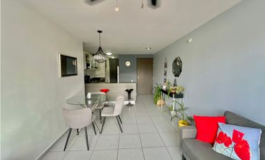 Venta de Apartamento con Línea Blanca en PH Aviñon, El Bosque