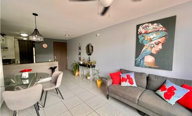 Venta de Apartamento con Línea Blanca en PH Aviñon, El Bosque