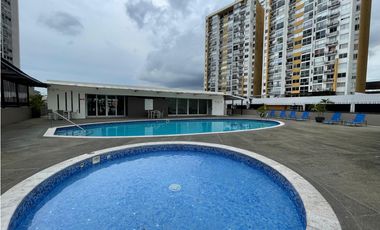 Venta de Apartamento con Línea Blanca en PH Aviñon, El Bosque