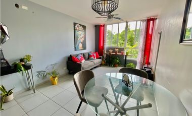 Venta de Apartamento con Línea Blanca en PH Aviñon, El Bosque
