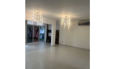 Se Vende casa en Costa Sur -zona exclusiva (LM)