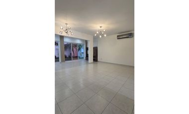 Se Vende casa en Costa Sur -zona exclusiva (LM)