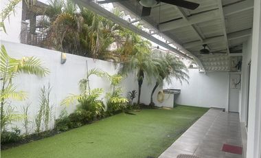 Se Vende casa en Costa Sur -zona exclusiva (LM)