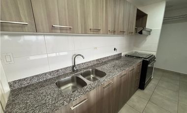 VENTA APARTAMENTO EN BRISAS DEL GOLF PH HACIENDA GOLF
