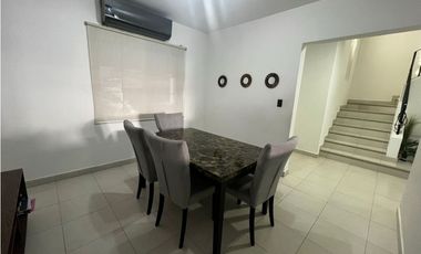 VENTA DE CASA EN VERSALLES, PH QUINTAS DE VERSALLES, COSTA SUR
