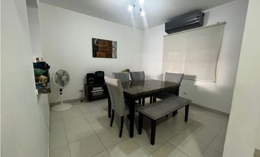 VENTA DE CASA EN VERSALLES, PH QUINTAS DE VERSALLES, COSTA SUR