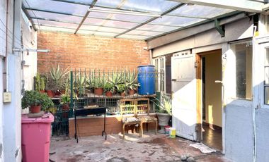 Confortable y versatil casa con uso habitacional o comercial