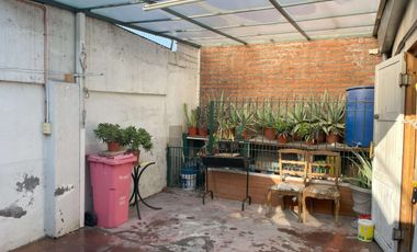 Confortable y versatil casa con uso habitacional o comercial