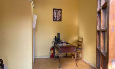 Confortable y versatil casa con uso habitacional o comercial